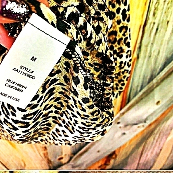 Sadie & Sage Med Surplus Leopard Print Long Sleeve Blouse - Picture 3 of 6